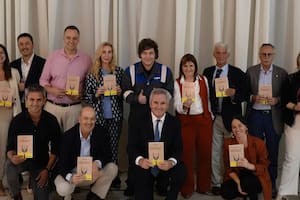 Todos los funcionarios del Gobierno que participaron de la reunión convocada por Javier Milei, en Olivos
