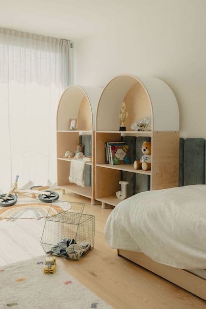 Todos los muebles son del estudio.