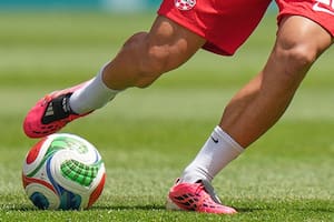 De “dejarla picando” a “pecho frío”: el origen de las frases futboleras que usamos todos los días