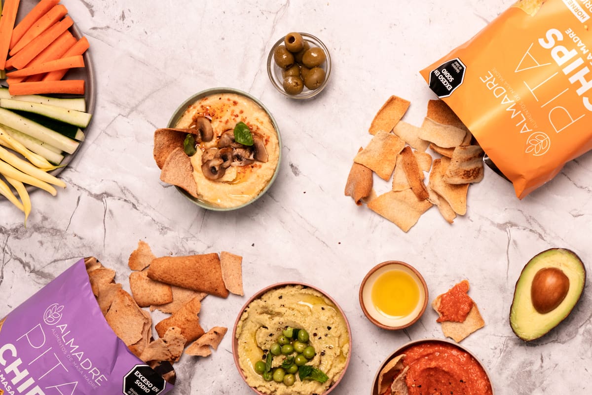 Todos los productos de Almadre son de masa madre, sin aditivos ni conservantes y hechos 100% con ingredientes naturales.