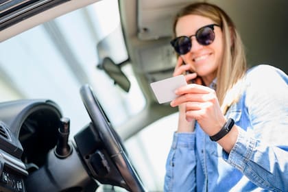 Todos los residentes deberán obtener una licencia REAL ID antes de mayo de 2025 para acceder a instalaciones federales y aeropuertos