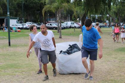 Todos los residuos recolectados son luego separados por la cooperativa GEA Sustentable para reciclarlos