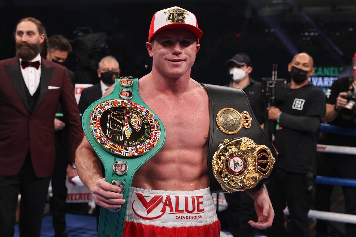 Todos los títulos de los super medianos son de Canelo Alvarez