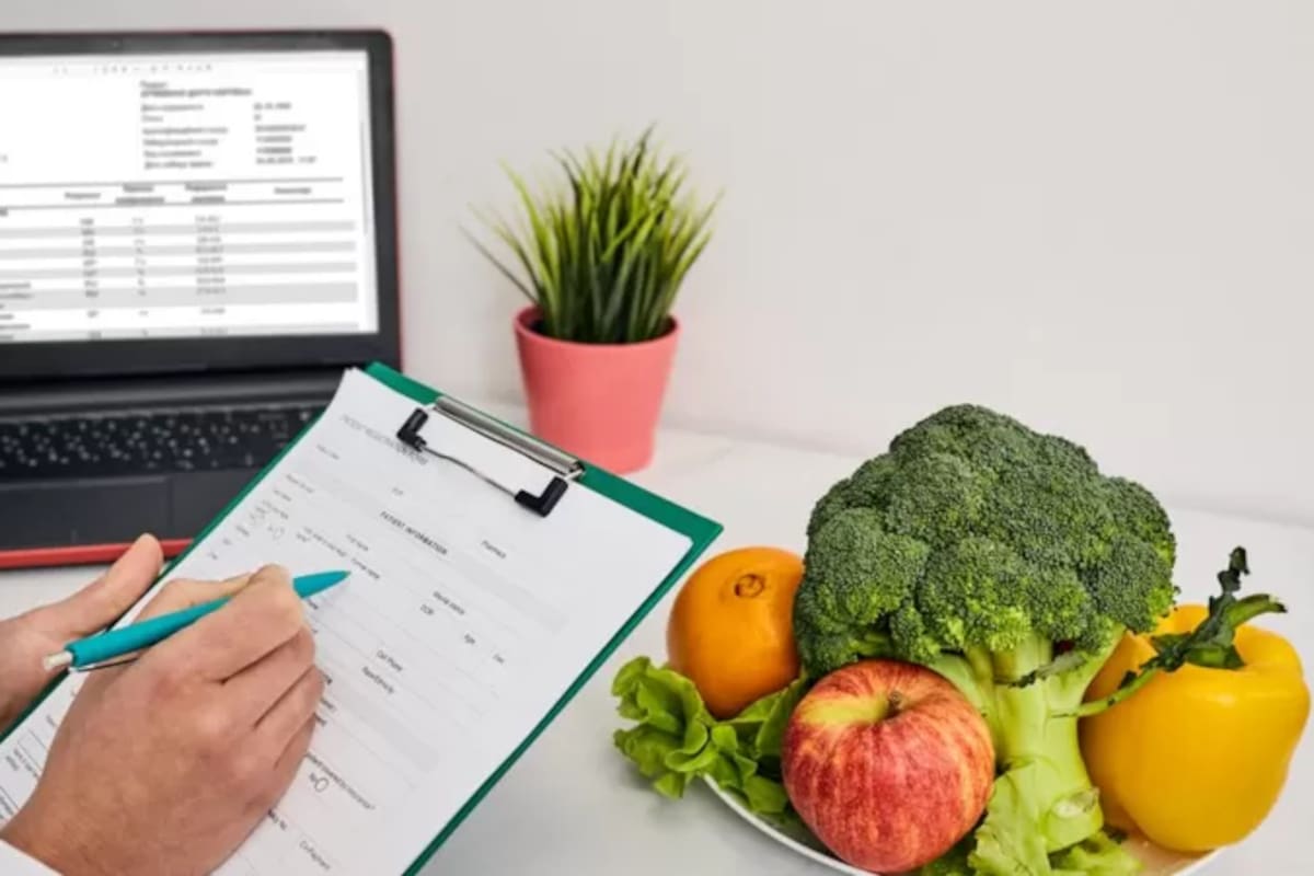 "Todos sabemos que unas personas responden a algunas dietas, pero otras no y, sin embargo, tenemos una especie de dogma de que todos debemos ser iguales y que si no perdemos peso es culpa nuestra", dice Spector