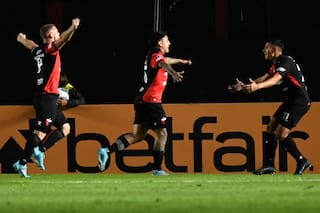 Facundo Farías apareció y Colón volvió a ganar en la Copa Libertadores