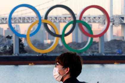 Tokio está repletaa de símbolos de los Juegos, a la espera de una definición.