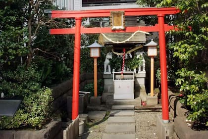 En lugar de reemplazar los sitios históricos, las ciudades japonesas a menudo se construyeron a su alrededor.