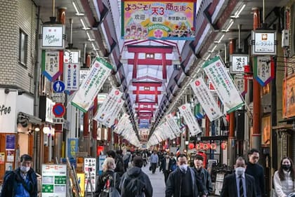 Tenjinbashi Shotengai, en Osaka, es una de las calles comerciales cubiertas más largas de Japón.