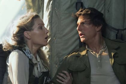 Tom Cruise y Annabelle Wallis en una escena de la película que fue denostada por la crítica en 2017 y que ahora está entre las más populares de una plataforma de streaming