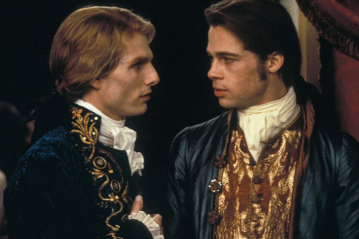 Tom Cruise y Brad Pitt, en una escena del film Entrevista con un vampiro