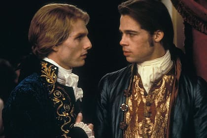 Tom Cruise y Brad Pitt, en una escena del film Entrevista con un vampiro