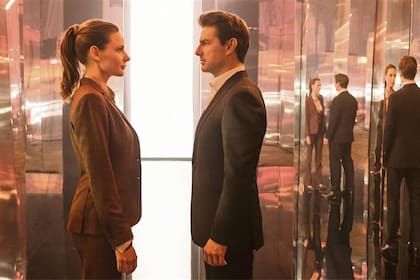 Tom Cruise y Rebecca Ferguson, en Misión Imposible 6, un juego de espejos simbólico y real con otro gran personaje del cine de espías e intrigas internacionales