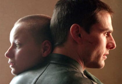 Tom Cruise y Samantha Morton, en "Minority report", de Spielberg