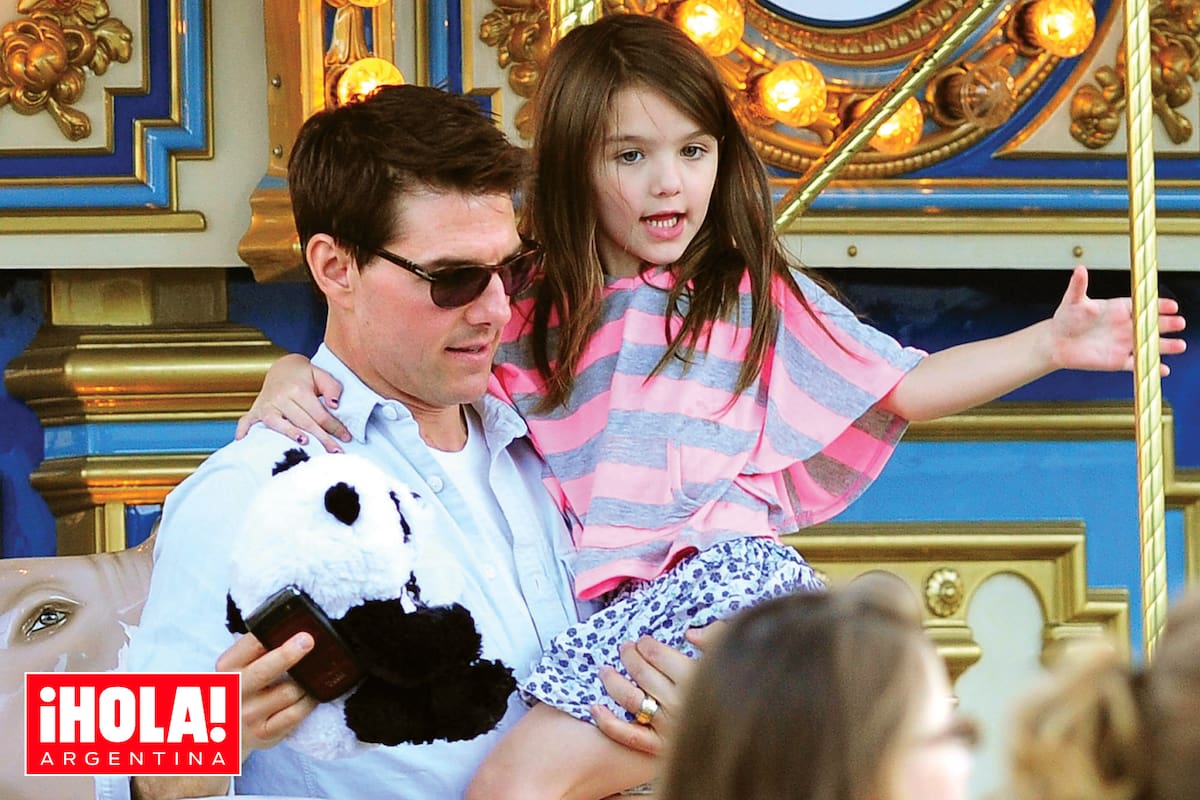 Tom Cruise y su hija Suri, fruto de su relación con Katie Holmes, en octubre de 2011. La última foto que se conoce de ambos es de hace una década.