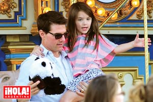 Tom Cruise y su hija Suri, fruto de su relación con Katie Holmes, en octubre de 2011. La última foto que se conoce de ambos es de hace una década.