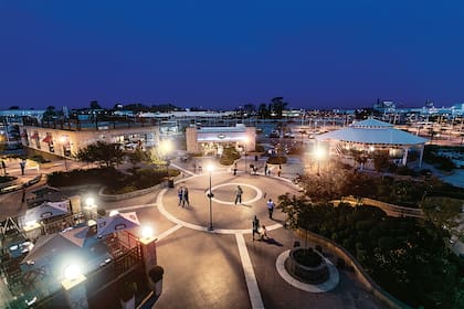 TOM, el centro comercial que Pegasus construyó en Toruguitas