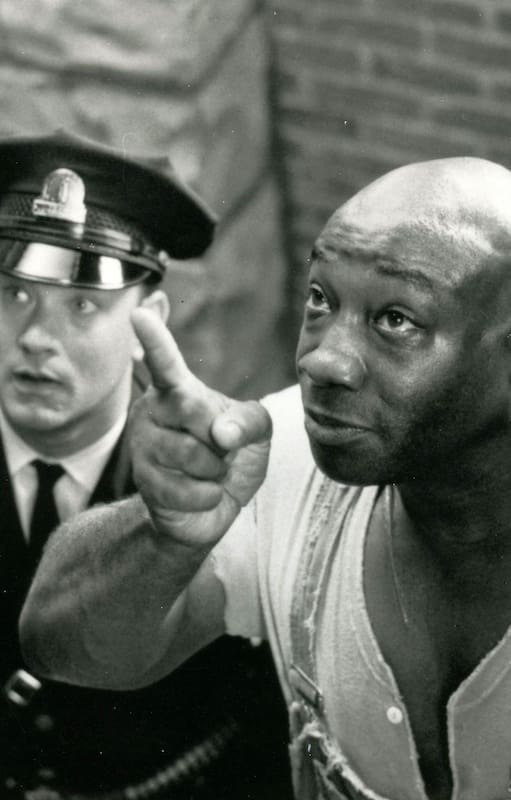 Tom Hanks y Michael Clarke Duncan en la película Milagros inesperados