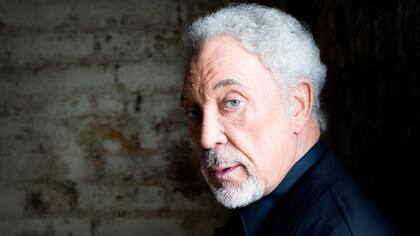 Tom Jones también contó su experiencia con el acoso sexual