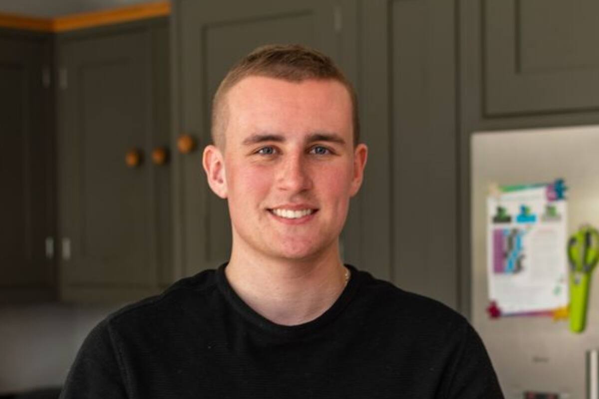 Tom recibió un diagnóstico devastador tras sentirse cansado, pero por su temprano tratamiento pudo recuperar su vida