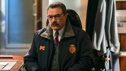 Tom Selleck como el comisionado de la Policía de Nueva York, Frank Reagan
