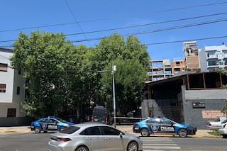 Hombres armados entraron en una fábrica textil y tomaron de rehenes a los empleados