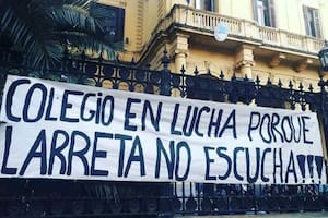 Toma en el colegio Mariano Acosta
