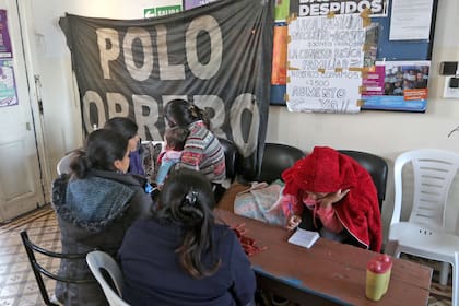 Toman desde hace un mes una sede de Desarrollo Social en Mar del Plata en reclamo de más planes