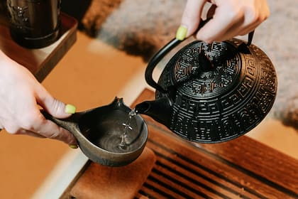 Tomar agua caliente puede ayudar a una mejor digestión y buen funcionamiento del aparato digestivo
