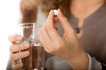Tomar aspirina a diario puede tener graves efectos secundarios, como el sangrado gastrointestinal