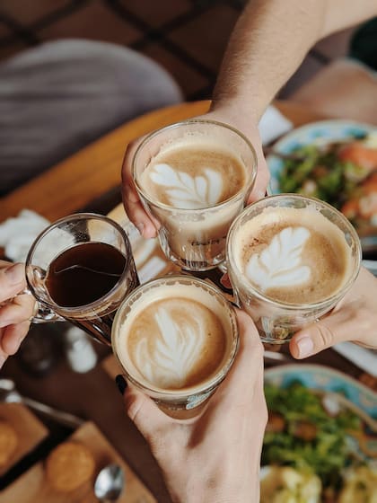 Tomar bebidas calientes puede llegar a ser un hábito que esté arraigado a muchas culturas (Foto ilustrativa: PIXABAY)