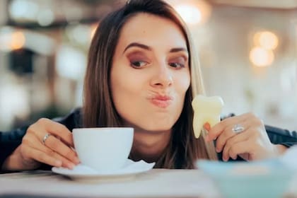 Tomar café o cuidar los dientes para que no se manchen: ¿una dicotomía real o falsa?