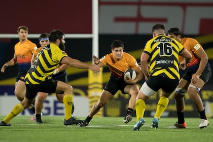 Tomás Albornoz, el apertura de Jaguares XV, un equipo que frente a Peñarol apareció sobreacelerado.