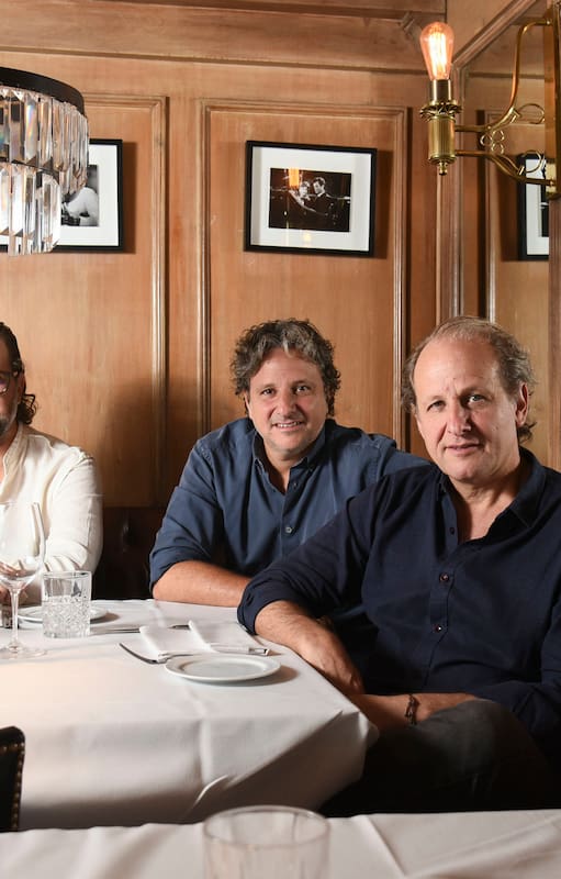 Tomás, Alejo y Martín Waisman en Sottovoce, uno de los primeros restaurantes que fundaron