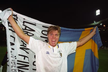 Tomas Brolin, durante los festejos con Parma por la Recopa de Europa en 1992-93