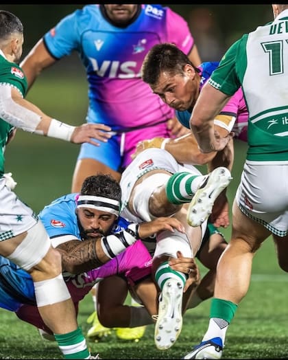 Tomás Casares jugando para Miami Sharks por la Major League Rugby