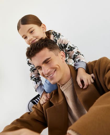 Tomás con su hija Suri