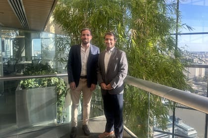 Tomás Crespo Tassara, gerente general del Grupo Molino Chacabuco, y Martín Mandarano, CEO de YPF Luz