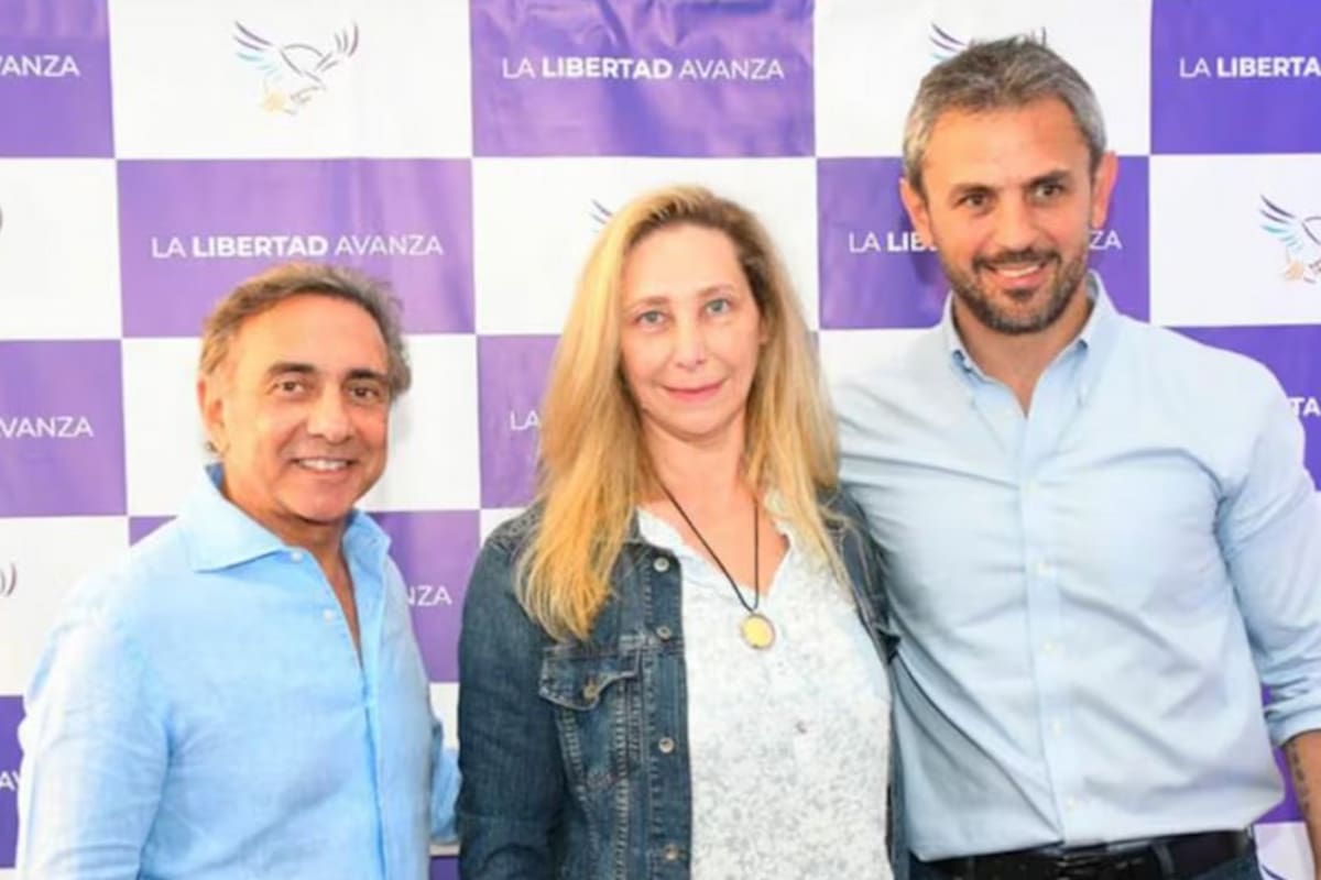 Tomás Figueroa, el referente de La Libertad Avanza en Santiago del Estero, junto con Karina Milei y Martín Menem