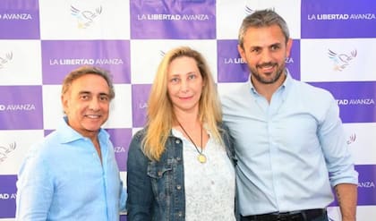 Tomás Figueroa, el referente de La Libertad Avanza en Santiago del Estero, junto con Karina Milei y Martín Menem