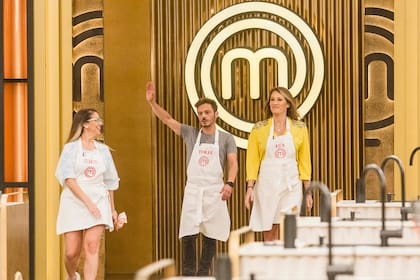 Tomás Fonzi y Mica Viciconte competirán por el gran premio de MasterChef Celebrity