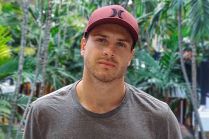 Tomás Hodgers tiene miles de seguidores en Twitter gracias a sus historias en formato de hilo