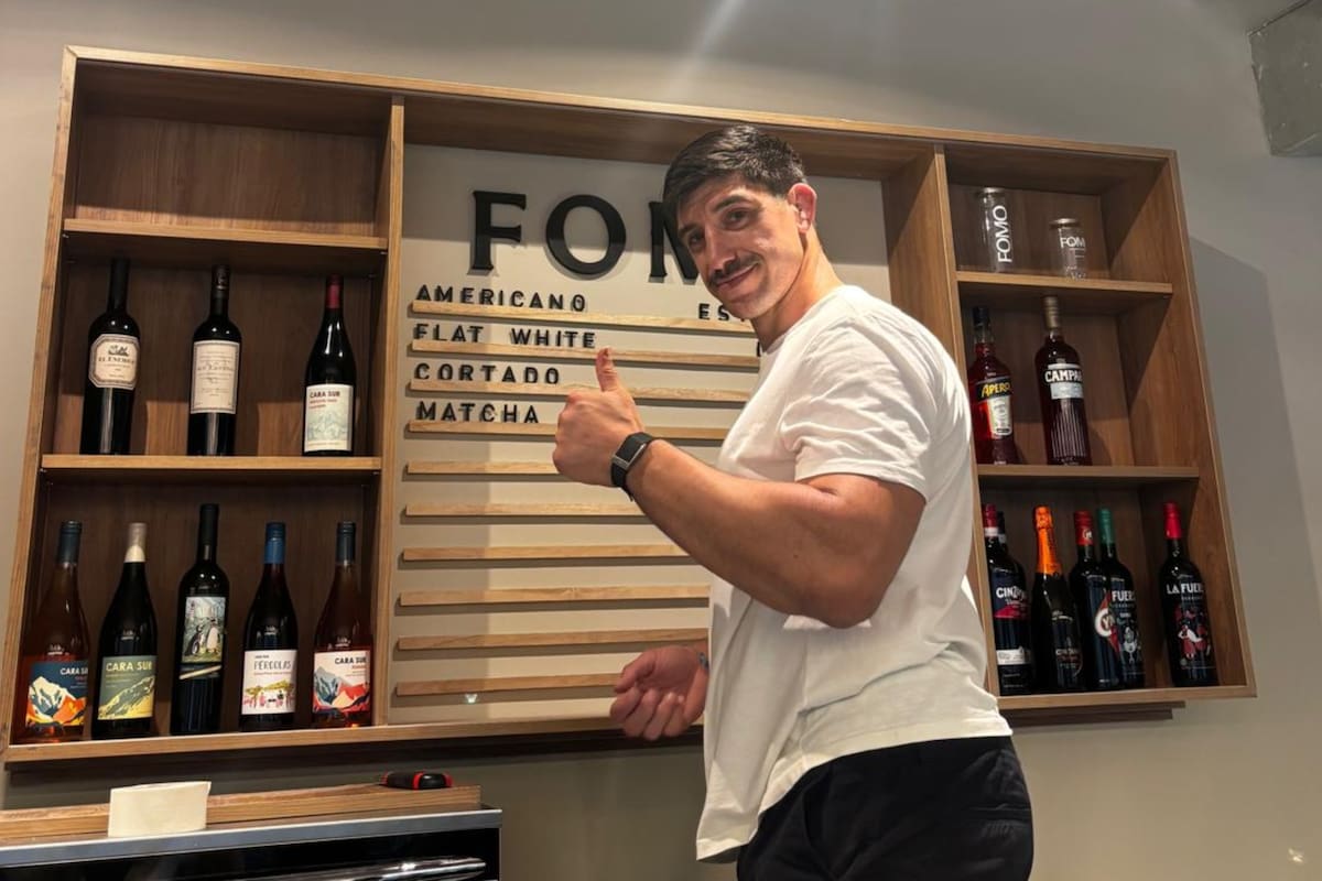 Tomás Lavanini, jugador de Los Pumas y de Highlanders, al frente de su propio café de especialidad en zona norte