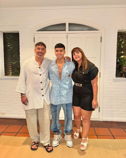 Tomás Lavezzi compartió una foto junto a su padre Ezequiel y su madre Débora
