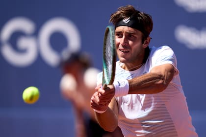 Tomás Martín Etcheverry venció en sets corridos al inglés Cameron Norrie y está en semifinales del ATP 500 de Barcelona