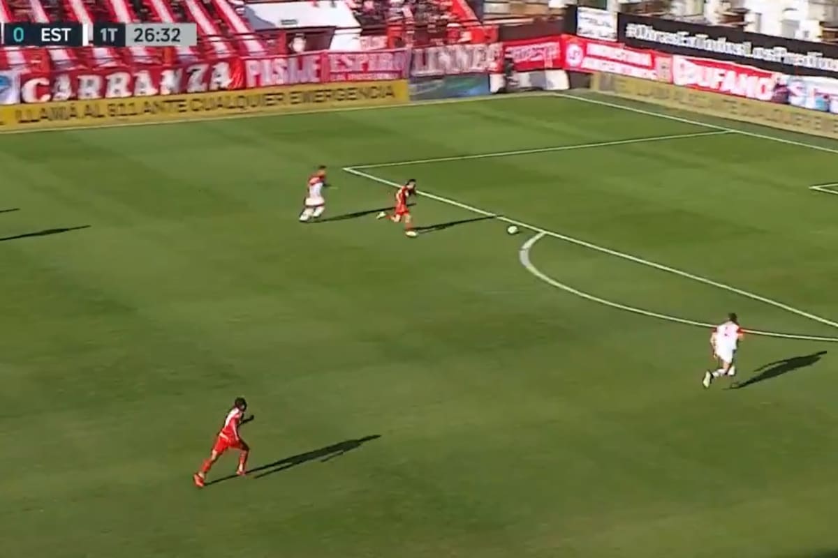 Tomás Molina aprovechó el blooper defensivo de Estudiantes y anotó el 2-0 para Argentinos ante Estudiantes en La Paternal