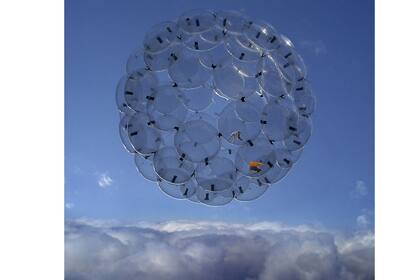 Tomás Saraceno. Argentino radicado en Berlín, trabaja en el proyecto Aeroceno, “una era futura en la que la humanidad tome conciencia de su impacto en la Tierra”