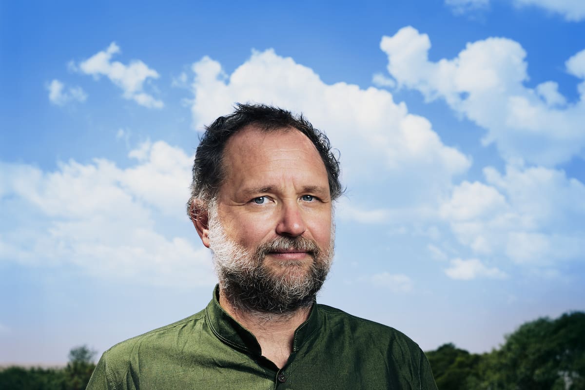 Tomás Saraceno durante una breve escala en Buenos Aires
