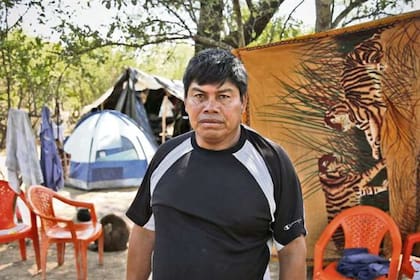 Tomás Segundo, en el campo de evacuados de La Curvita