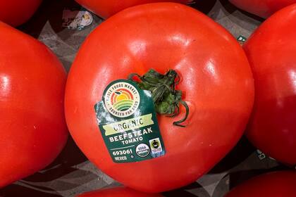 Tomates importados de México a la venta en un supermercado el miércoles 5 de marzo de 2025