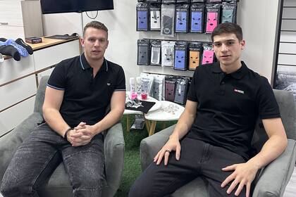 Tommy Cohem y Nicolás Sigal son socios fundadores de Fox Socks, una empresa de medias deportivas antideslizantes.